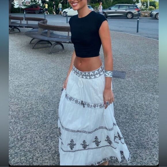 ZARA BOHO EMBROIDERED MIDI SKIRT - Picture 3 of 14
